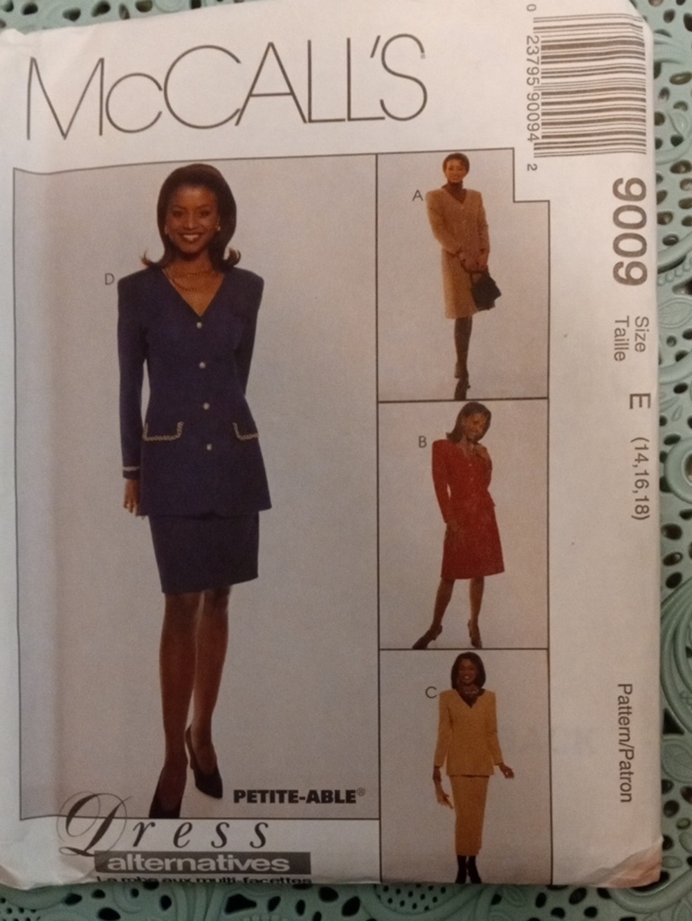 McCALL'S Sewing Pattern 9009 Professional Skirt Suit. New, Never Cut